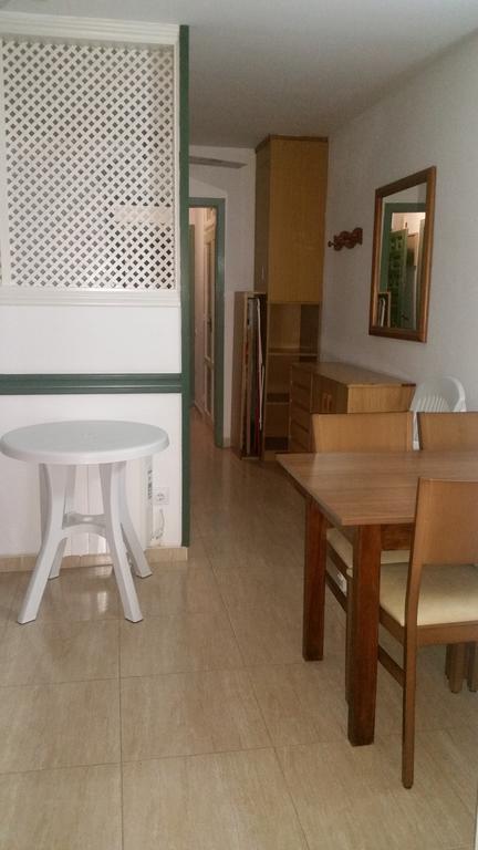 Apartaments Geminis Cambrils Habitación foto