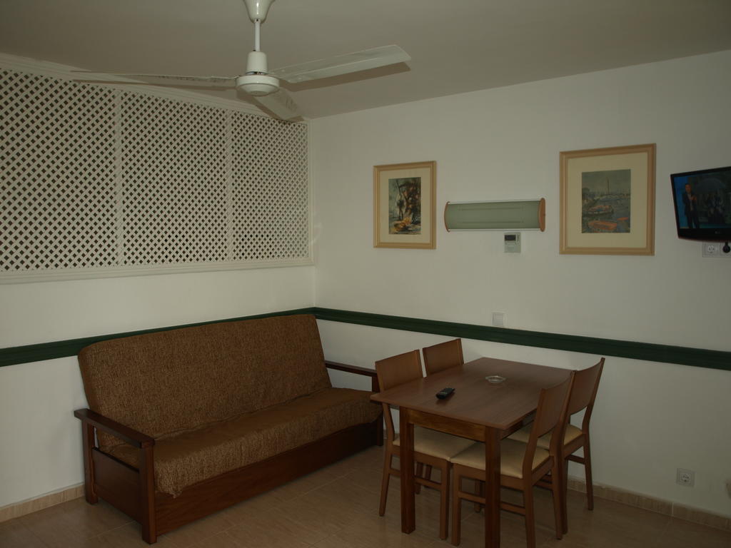 Apartaments Geminis Cambrils Habitación foto