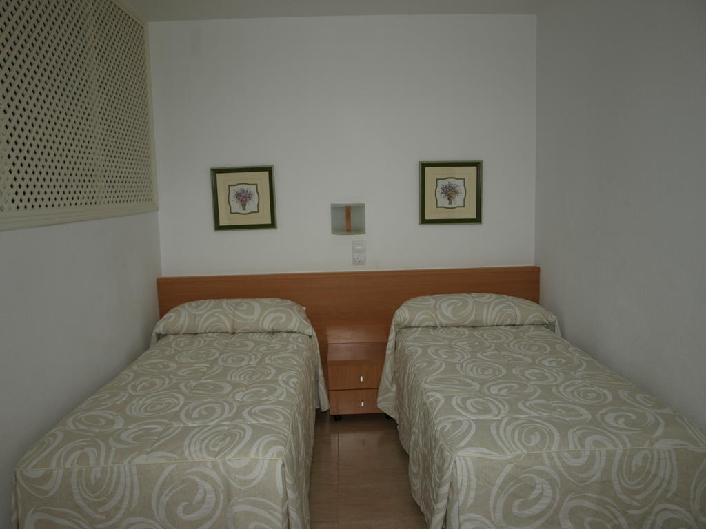 Apartaments Geminis Cambrils Habitación foto